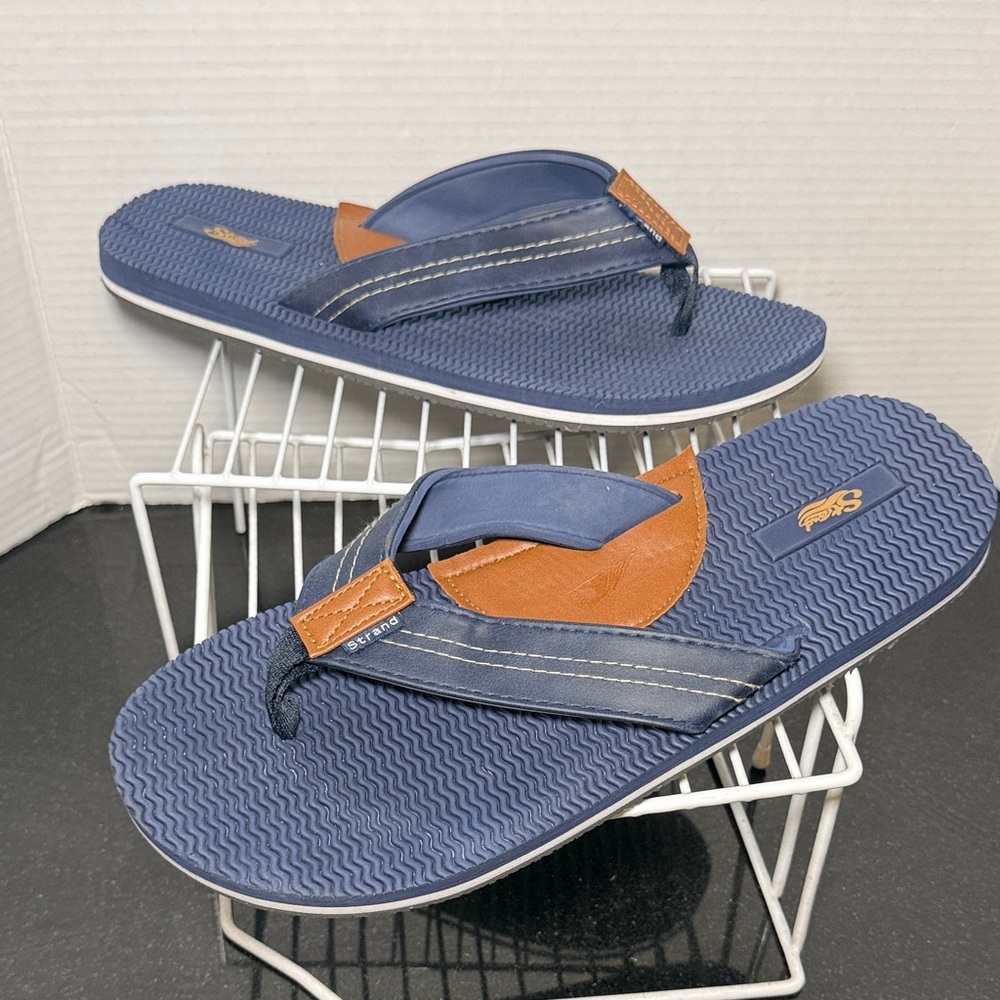 Strand Men's Navy and Brown Flip Flop Sandals Size 10